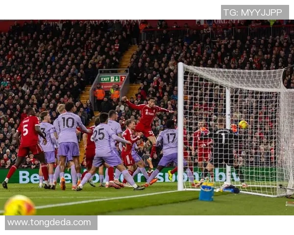 英超经典对决皇马与利物浦激战成和补时进球引爆全场激情