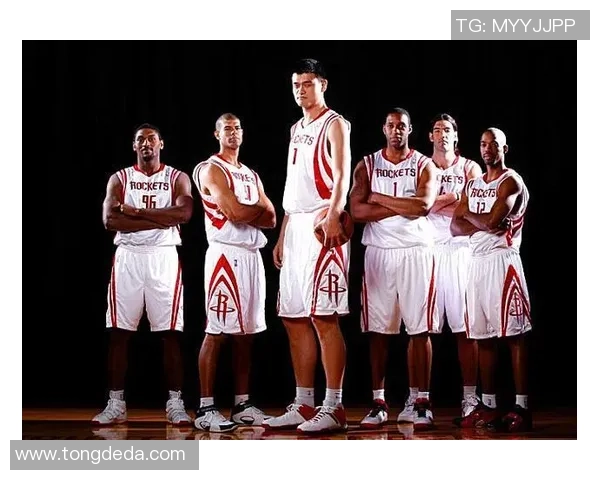 詹姆斯与姚明携手共演综艺节目展现篮球巨星的幽默与友谊