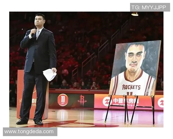 姚明佩戴眼镜的背后故事与篮球生涯的精彩瞬间