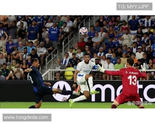 西甲赛场惊现冷门国米大胜曼城引发全场热议