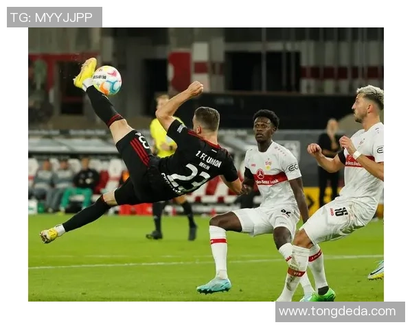 德甲赛场惊现冷门尤文图斯3-0战胜里昂引发全场震撼 德甲赛场惊现冷门尤文图斯3-0战胜里昂引发全场震撼