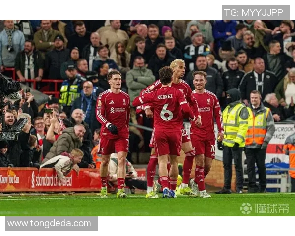 英超焦点战巴黎圣日耳曼与波尔图握手言和转会传闻再度升温