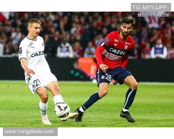 里昂大胜本菲卡6-2战术解析与比赛精彩瞬间回顾