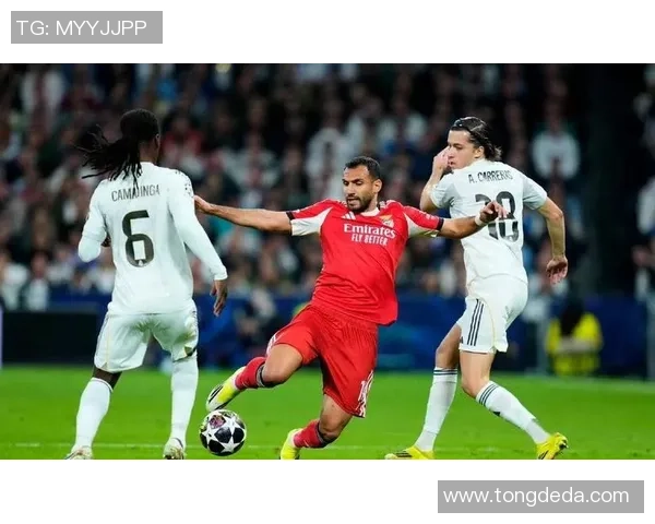 欧联杯本菲卡与那不勒斯战平补时进球引发转会传闻热潮