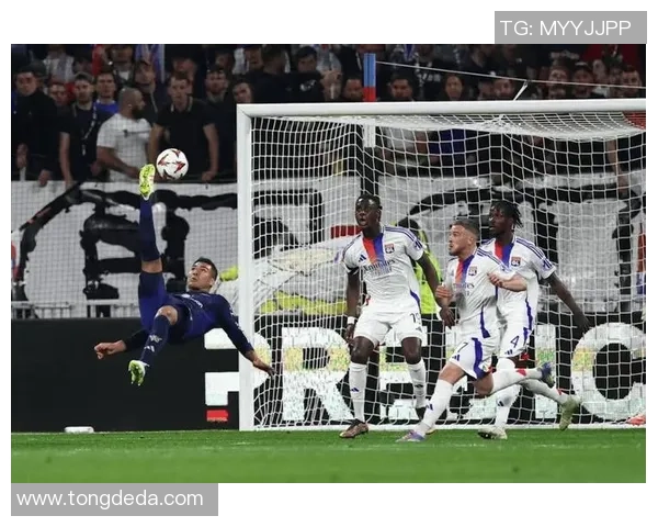 欧联杯精彩对决里昂绝杀AC米兰全场沸腾数据解析引人关注