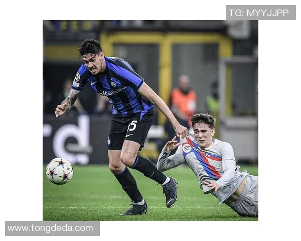 英超精彩对决巴萨3-0战胜多特蒙德神奇扑救点燃全场激情