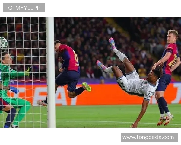 足总杯激战：那不勒斯与巴萨平局点球大战引发全场狂欢与十大精彩进球回顾